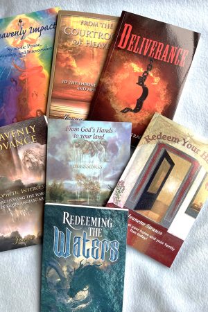 All Books, CD, DVD,, Land, Water and Gate Kits By Jeanette Strauss